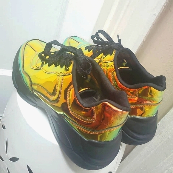 Cape Robbin Women's Holographic Iridescent Gold Sneakers 🌴 - Picture 3 of 12